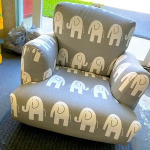 TODDLER ROCKING CHAIR